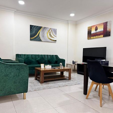 Chelsea Gardens Apartment Doha Bagian luar foto