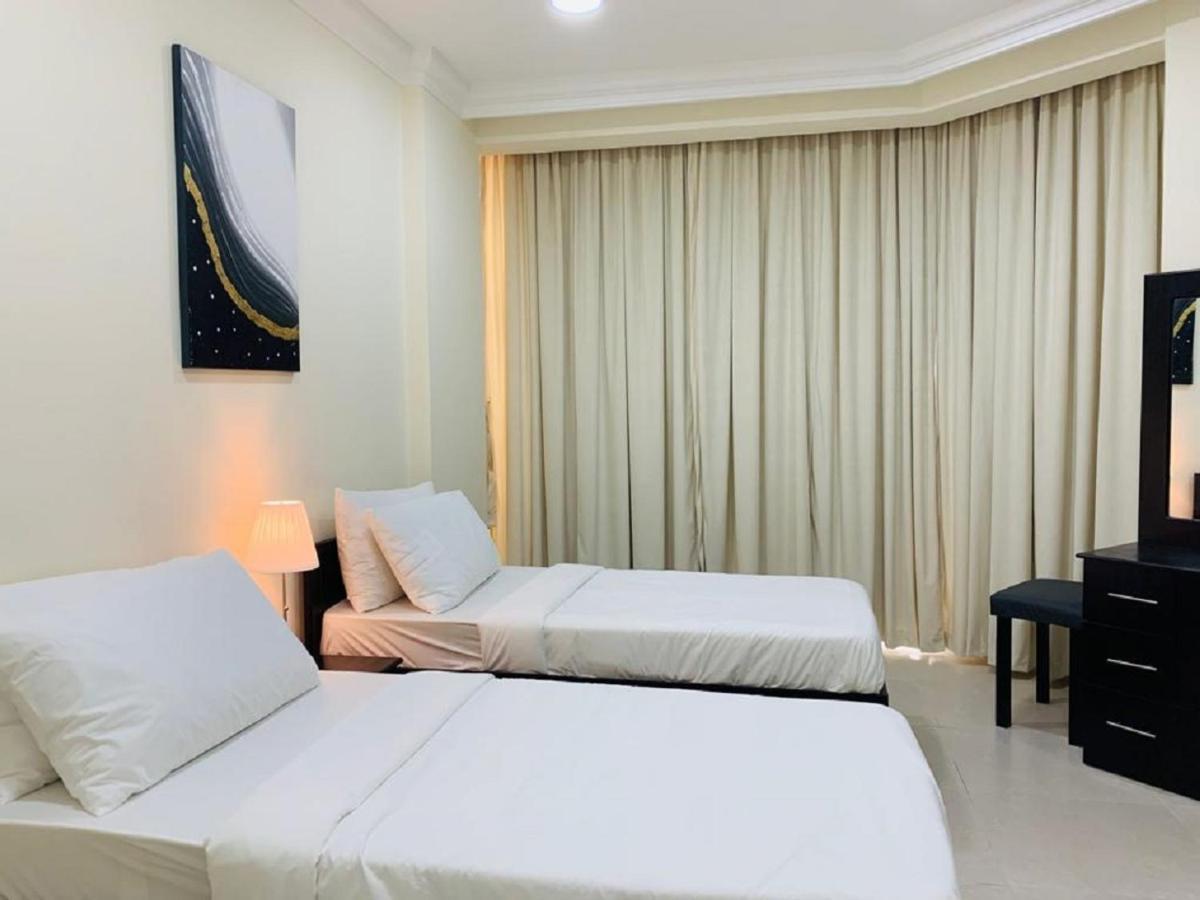 Chelsea Gardens Apartment Doha Bagian luar foto