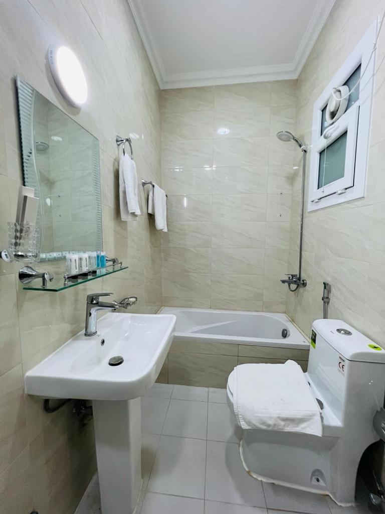 Chelsea Gardens Apartment Doha Bagian luar foto