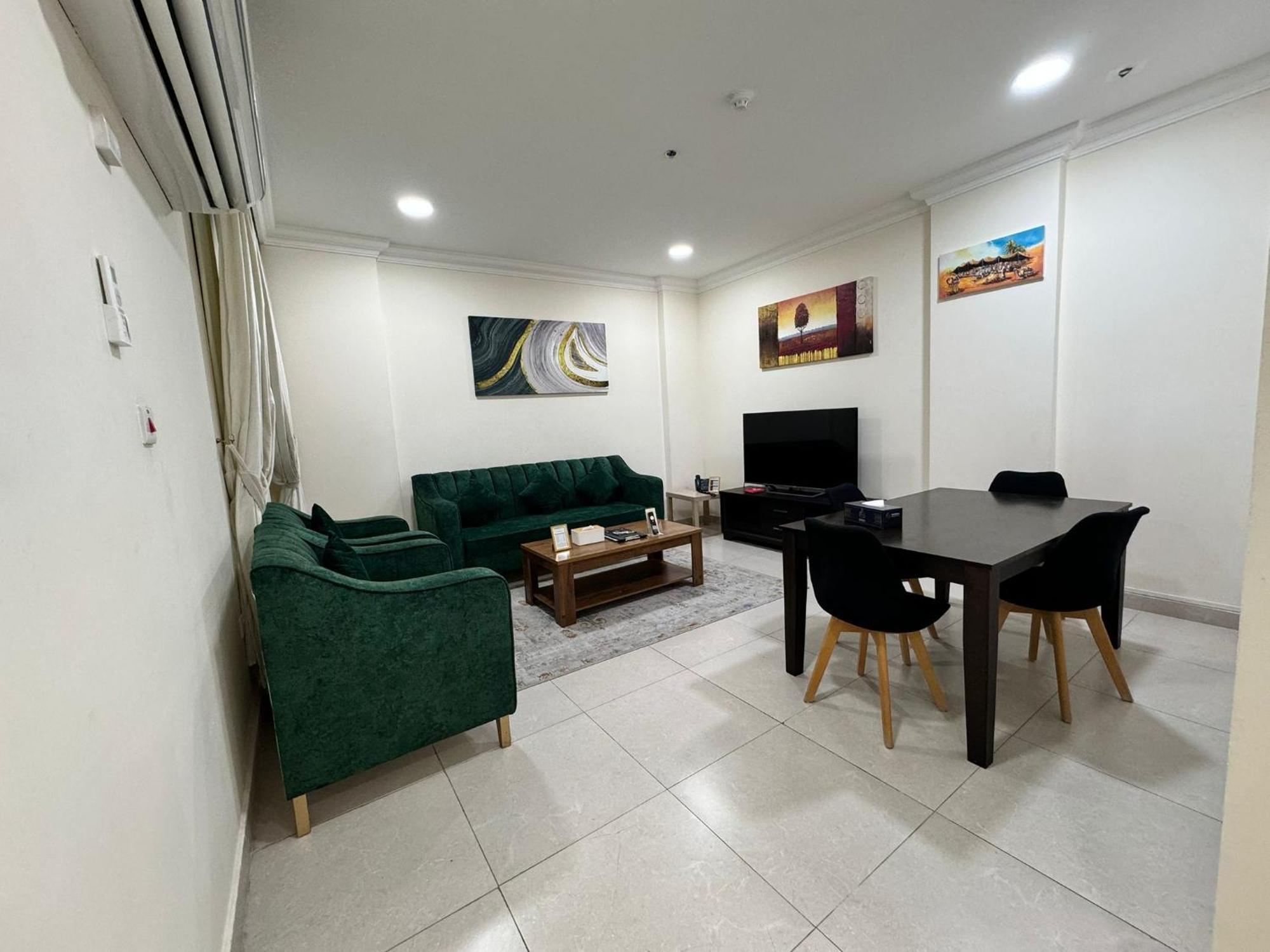 Chelsea Gardens Apartment Doha Bagian luar foto